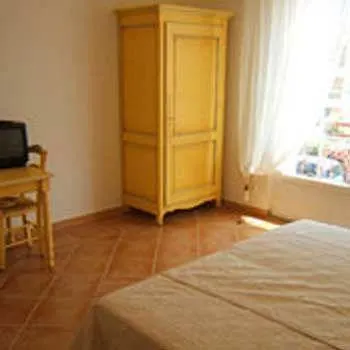 Residence Hoteliere La Pinede Bleue Hyères 0*,  Francia